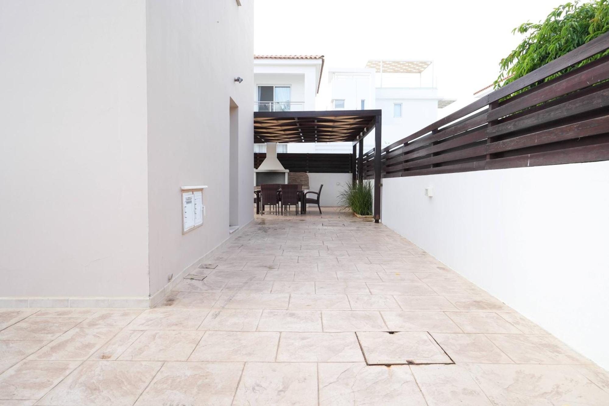 Villa Narcissos 2 *